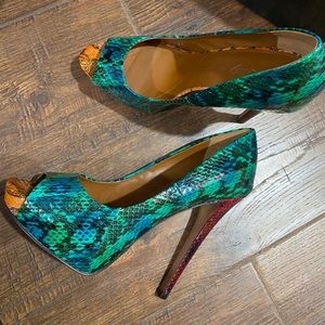 Boutique 9 BTCaden peep toe pump